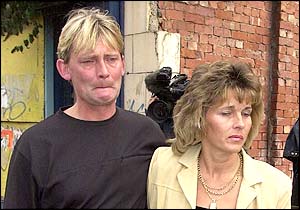 Caption=PIC SHARON DOORBAR 07973 340201.....BOGUS LOTTERY WINNER COURT CASE.....HOWARD AND KATHY WALMSLEY ARRIVE AT SHEFFIELD CROWN COURT.